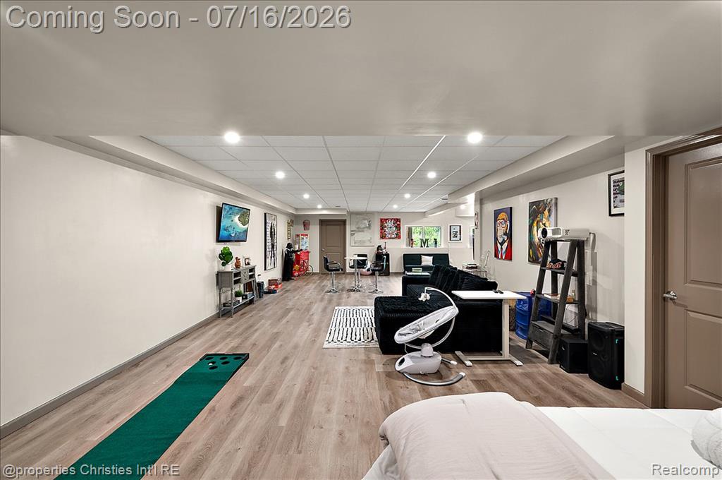50026 Alden, Canton, MI 48188 — Photo 43