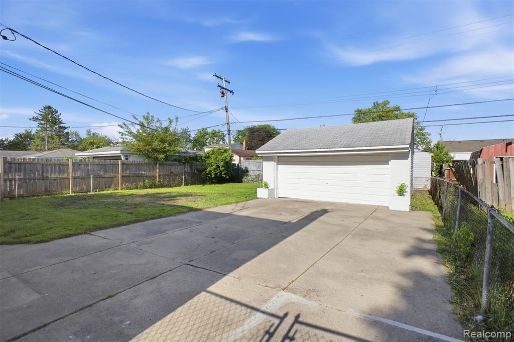 15080 Churchill Street, Southgate, MI 48195 — Photo 25