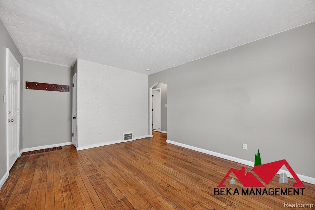 4924 Howe Road, Wayne, MI 48184 — Photo 4