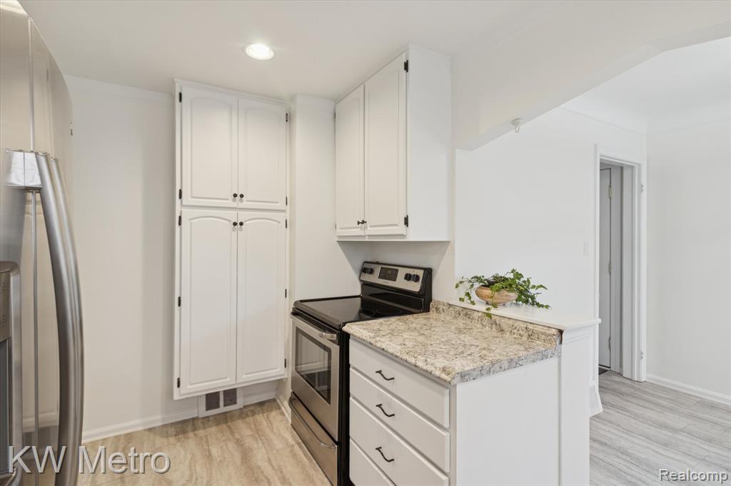 4116 Gardner Avenue, Berkley, MI 48072 — Photo 12