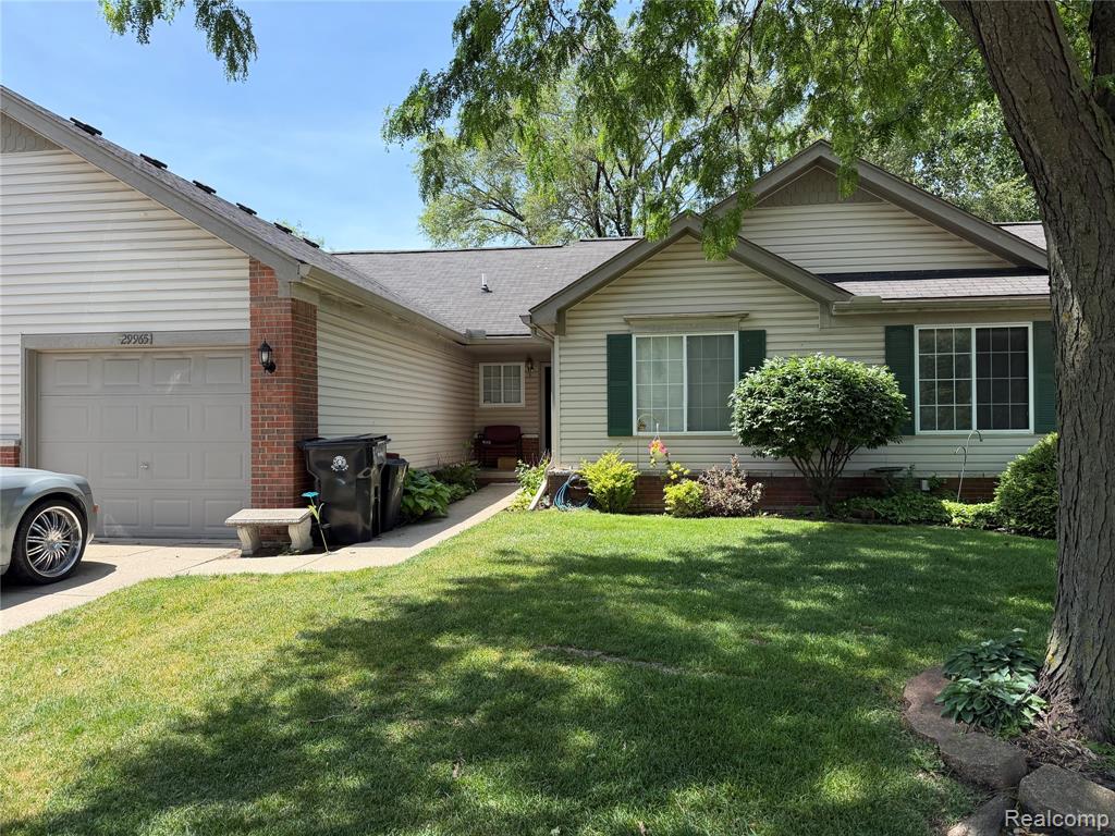 29965 Kenwood Court, Roseville, MI 48066