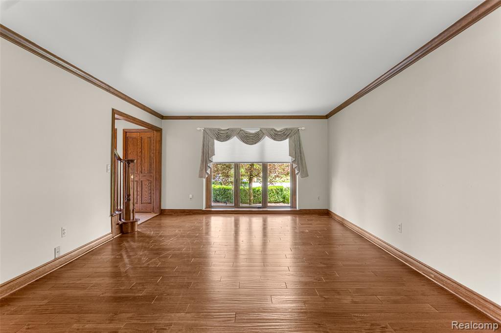 48367 Lake Valley Drive, Shelby Twp, MI 48317 — Photo 8