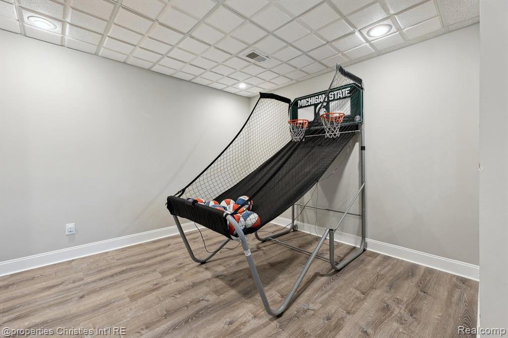 45933 TOURNAMENT Drive, Northville, MI 48168 — Photo 59