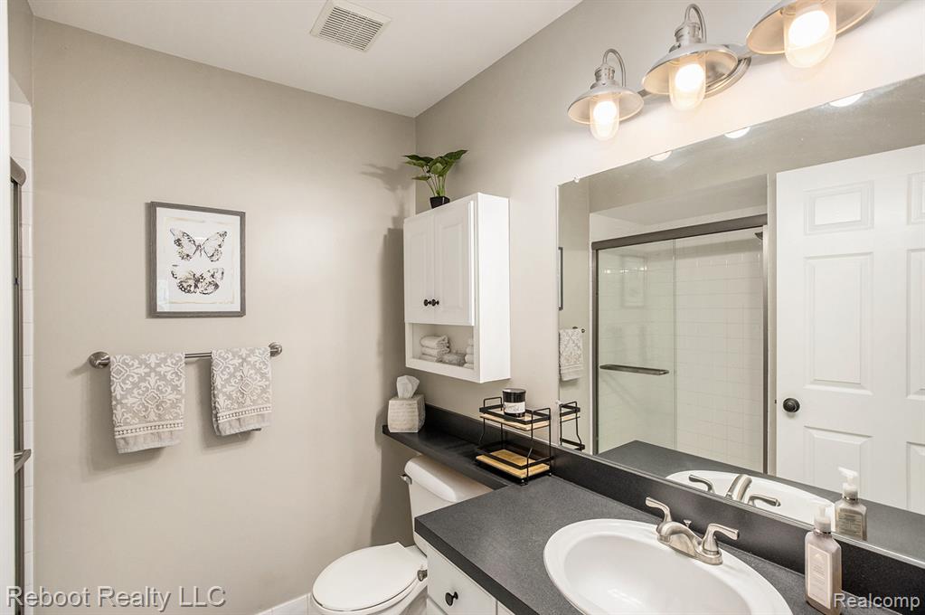 56083 Chesapeake Trail, Shelby Twp, MI 48316 — Photo 12
