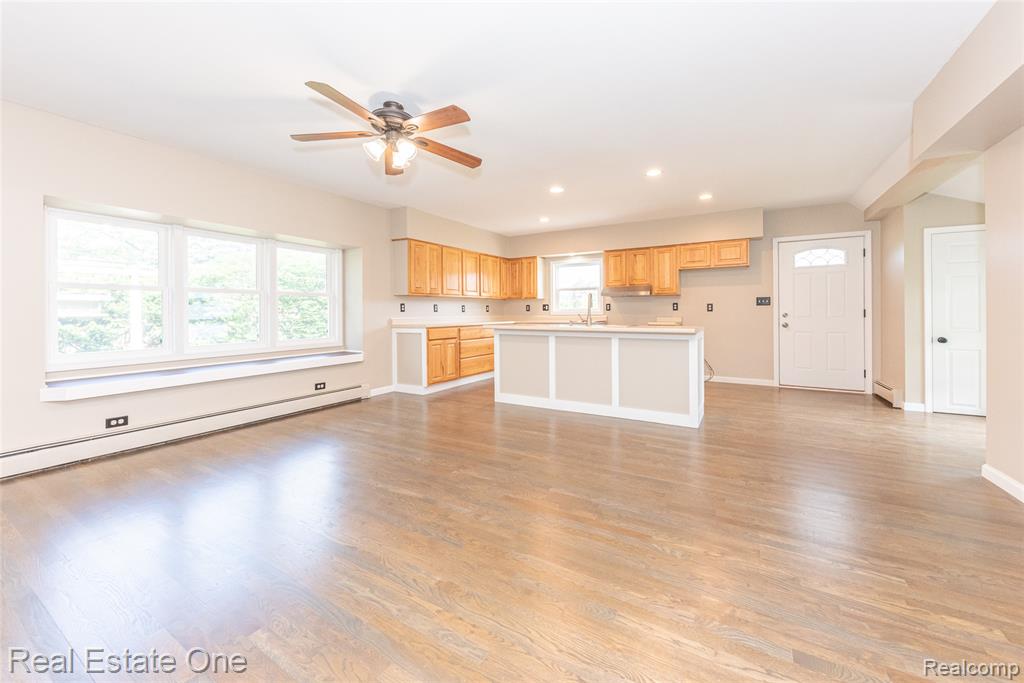 912 N Wixom Road, Wixom, MI 48393 — Photo 9