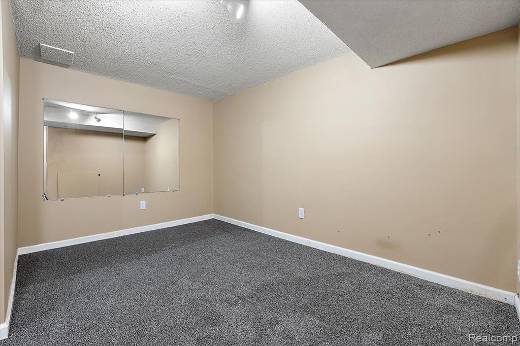44800 Bayview Drive, 33, Novi, MI 48377 — Photo 39
