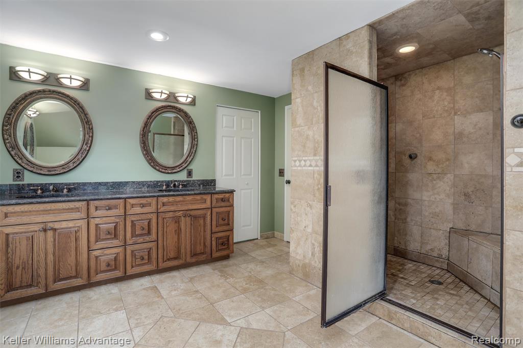 26855 King Road, Romulus, MI 48174 — Photo 25