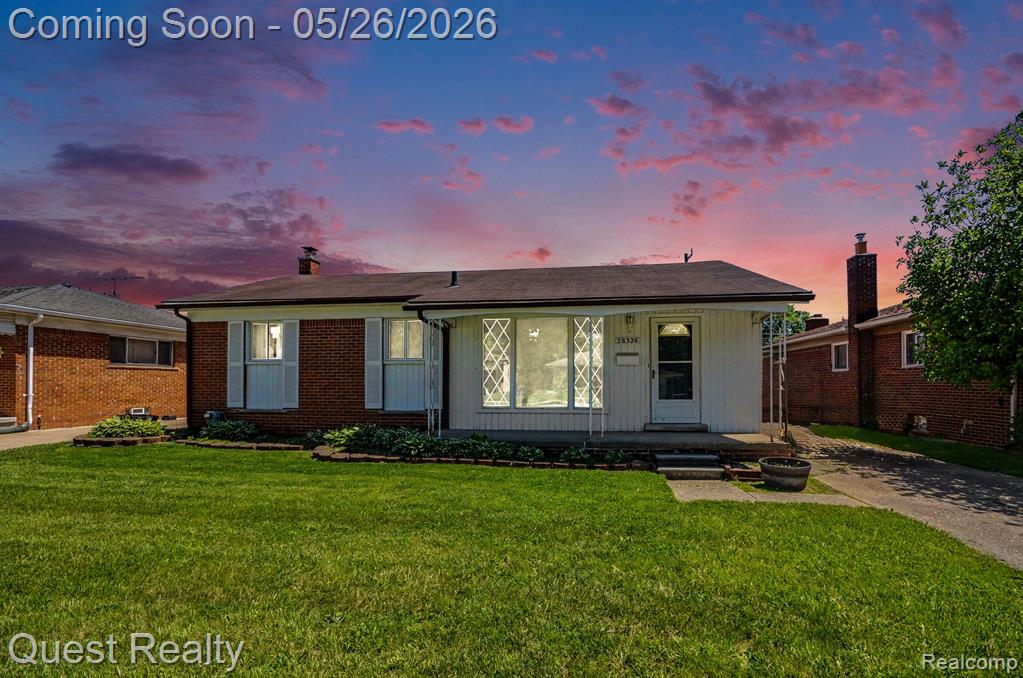 28326 Los Olas Drive, Warren, MI 48093 — front exterior