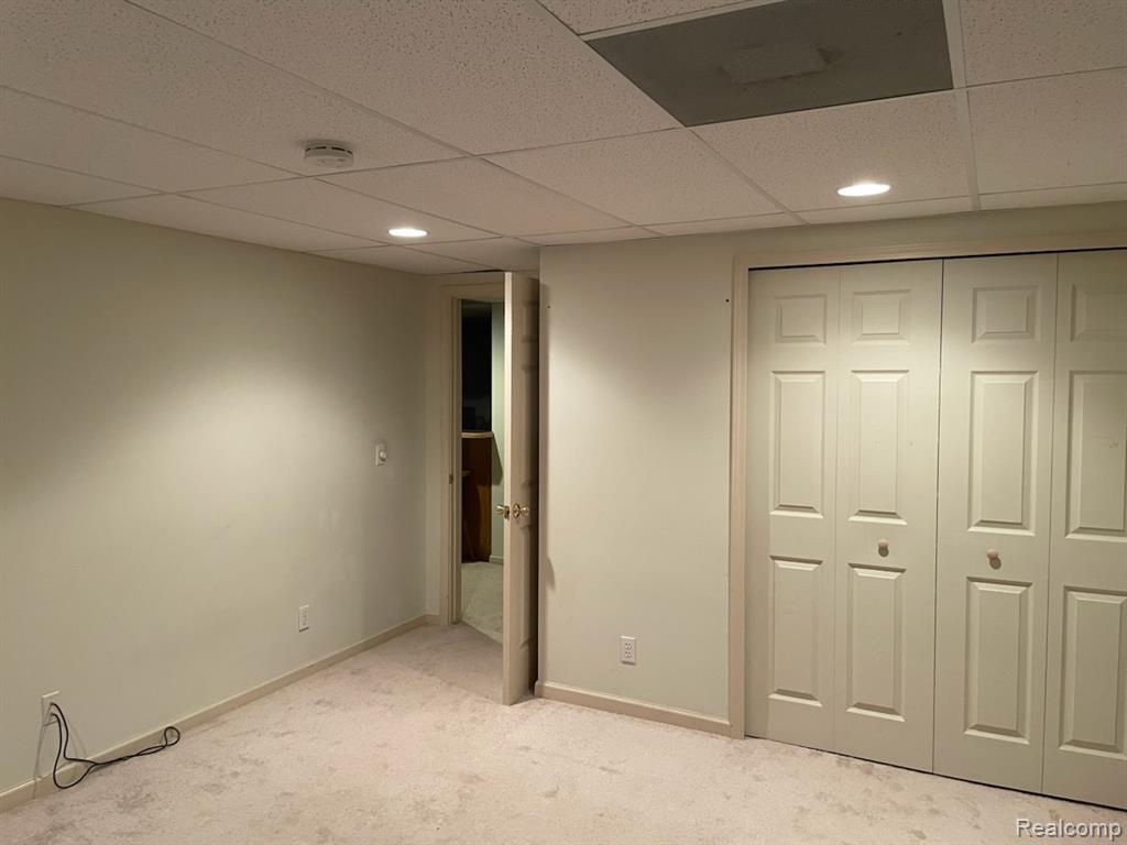7555 Windgate Circle, West Bloomfield, MI 48323 — Photo 37
