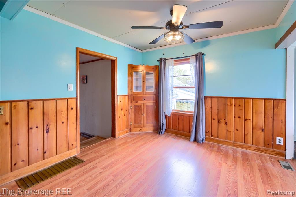 6449 Lapeer Road, Burton, MI 48509 — Photo 14