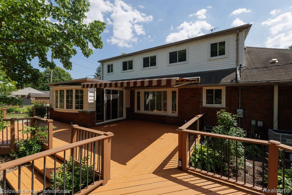 1416 N Renaud Road, Grosse Pointe Woods, MI 48236 — Photo 15