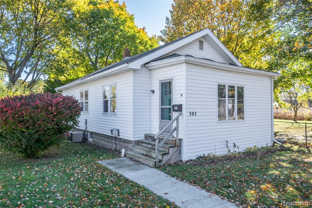307 Center Street, Holly, MI 48442 — Photo 15