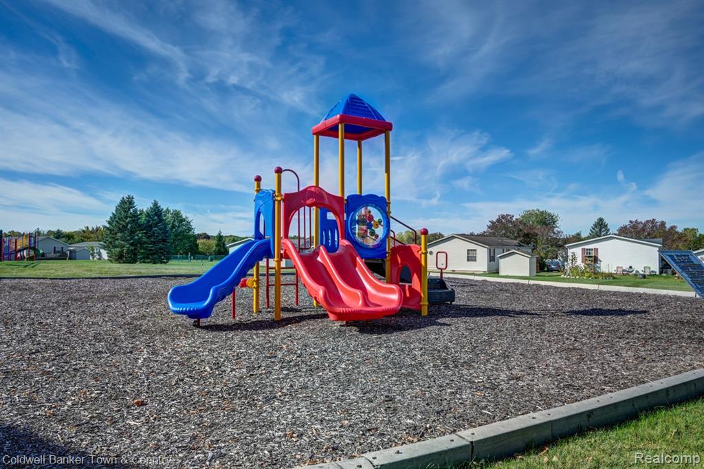11108 Wood Run Circle, South Lyon, MI 48178 — Photo 43