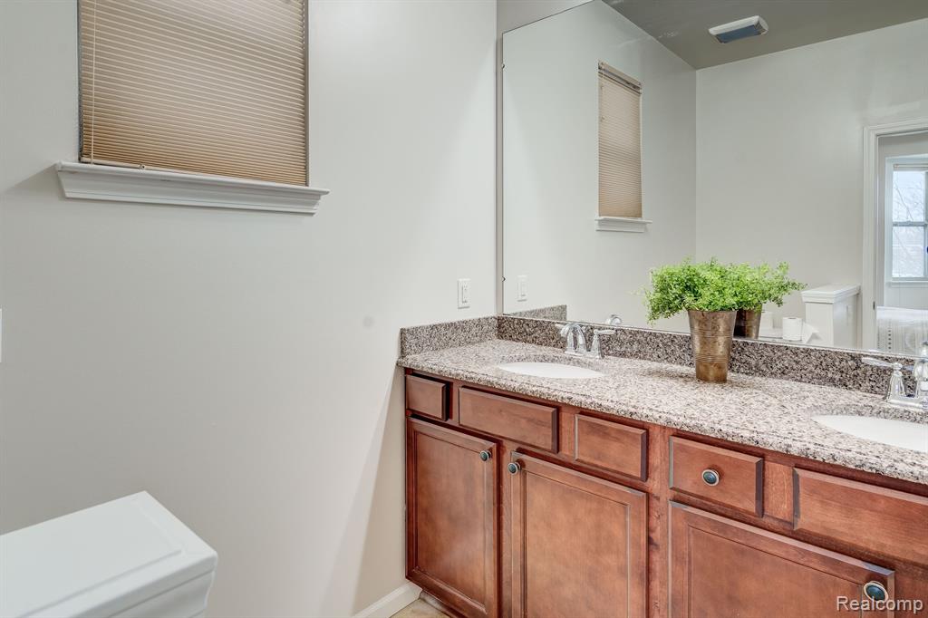 2247 PALMETTO, Commerce Twp, MI 48382 — Photo 21