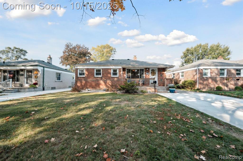 9931 E Clements Circle, Livonia, MI 48150 — Photo 4