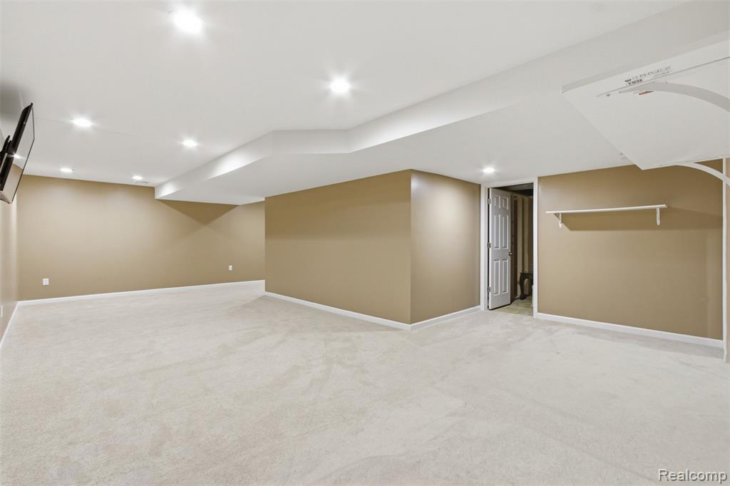 5139 Birkdale Drive, Commerce Twp, MI 48382 — Photo 9