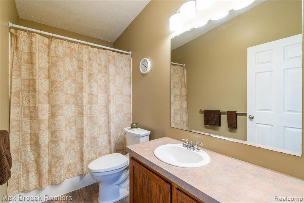 7665 PONTIAC LAKE Road, White Lake, MI — Photo 38