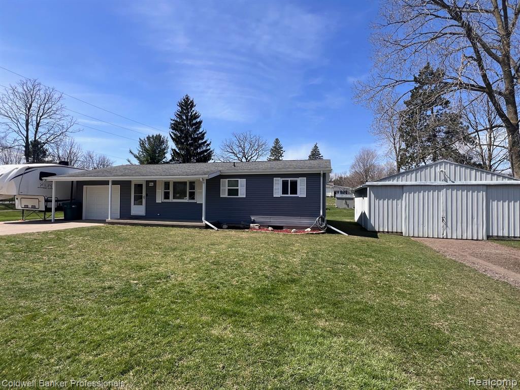 631 Madison Street N, Perry, MI 48872 — Photo 15
