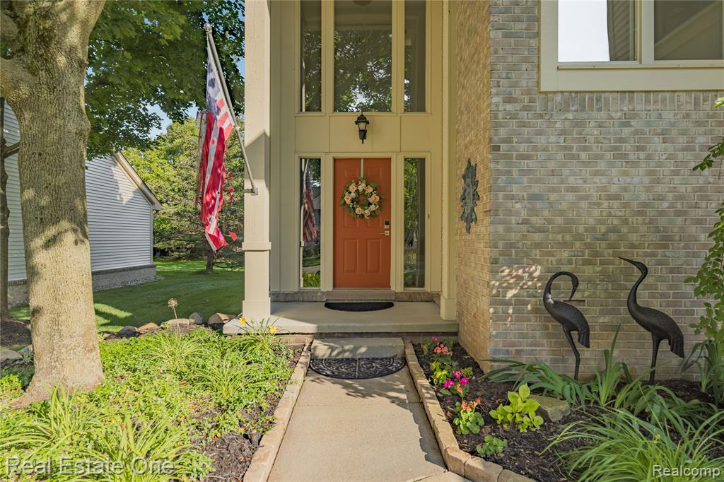 7105 Winding Brook Court, West Bloomfield, MI — Photo 5