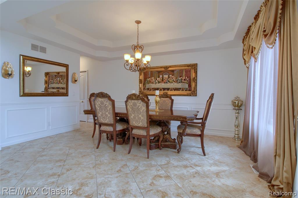 761 Nissen Court, Wixom, MI 48393 — Photo 9