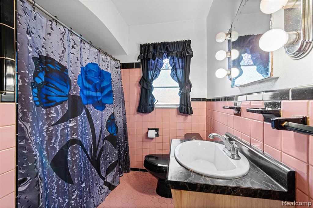 6874 Greenview Avenue, Detroit, MI 48228 — Photo 15
