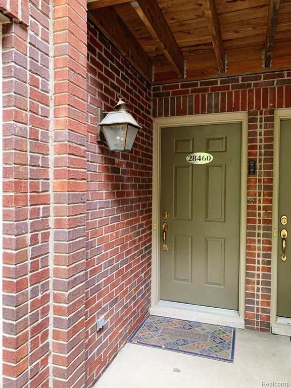 28460 CARLTON WAY Drive, Novi, MI 48377 — Photo 3