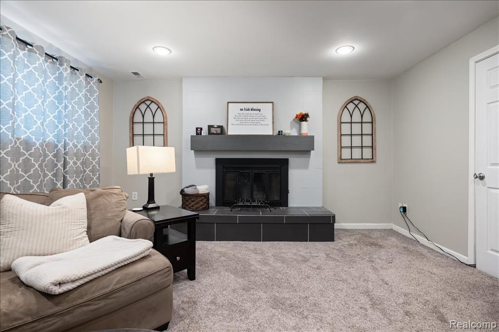 477 Barchester Street, Westland, MI 48186 — Photo 27