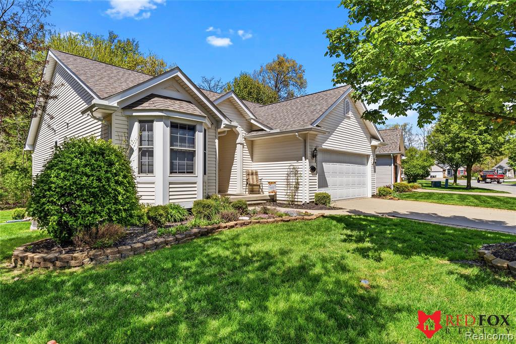 1199 Creek View Court, Burton, MI 48509 — Photo 5