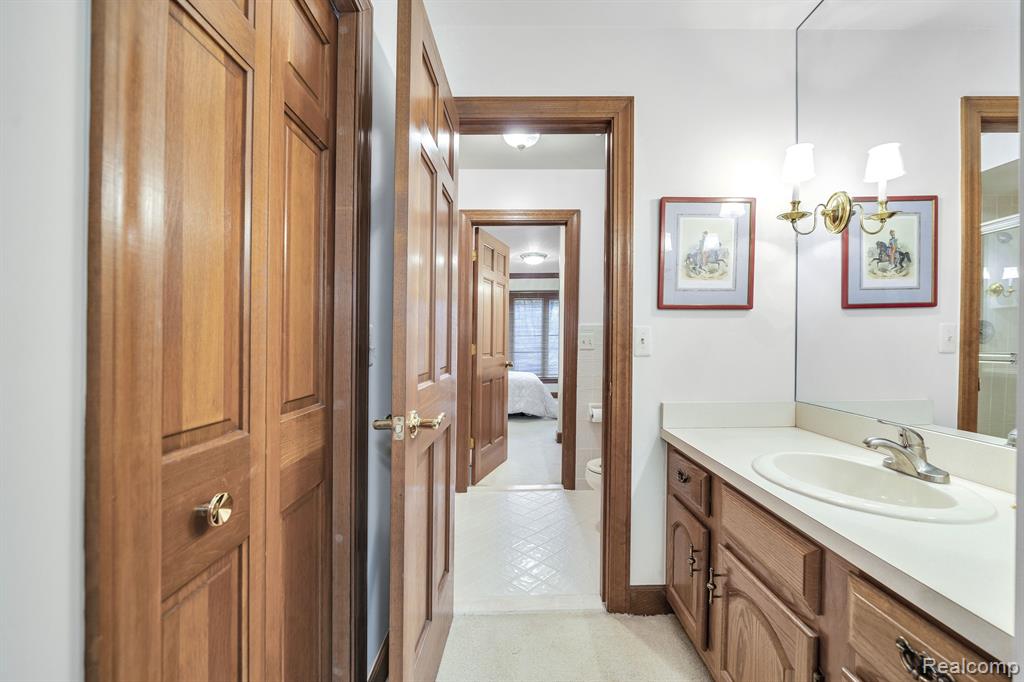 37799 SIENA Drive, Farmington Hills, MI 48331 — Photo 25