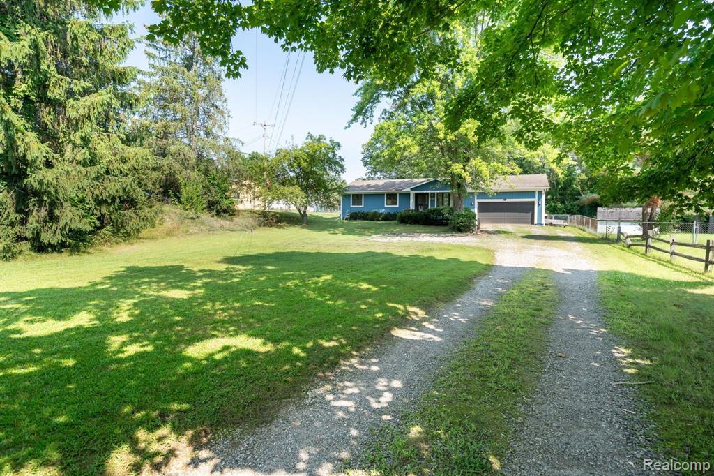 9904 CEDAR ISLAND Road, White Lake, MI — Photo 2