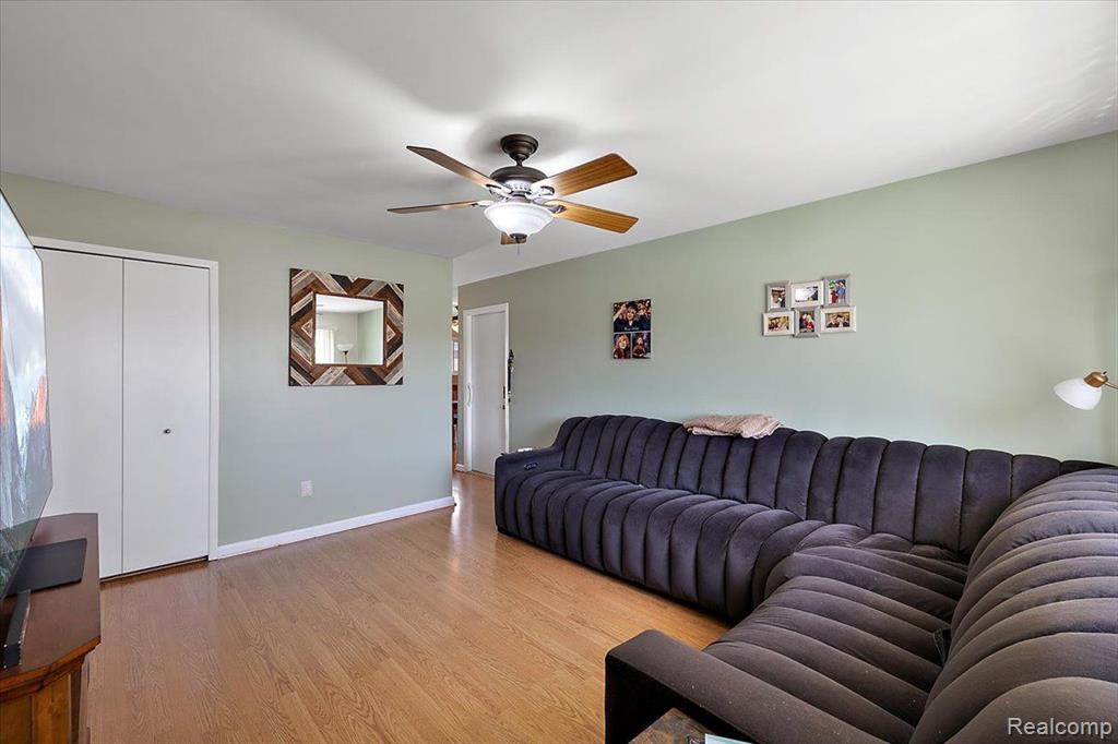 47445 LIZABETH Drive, Chesterfield, MI 48047 — Photo 5