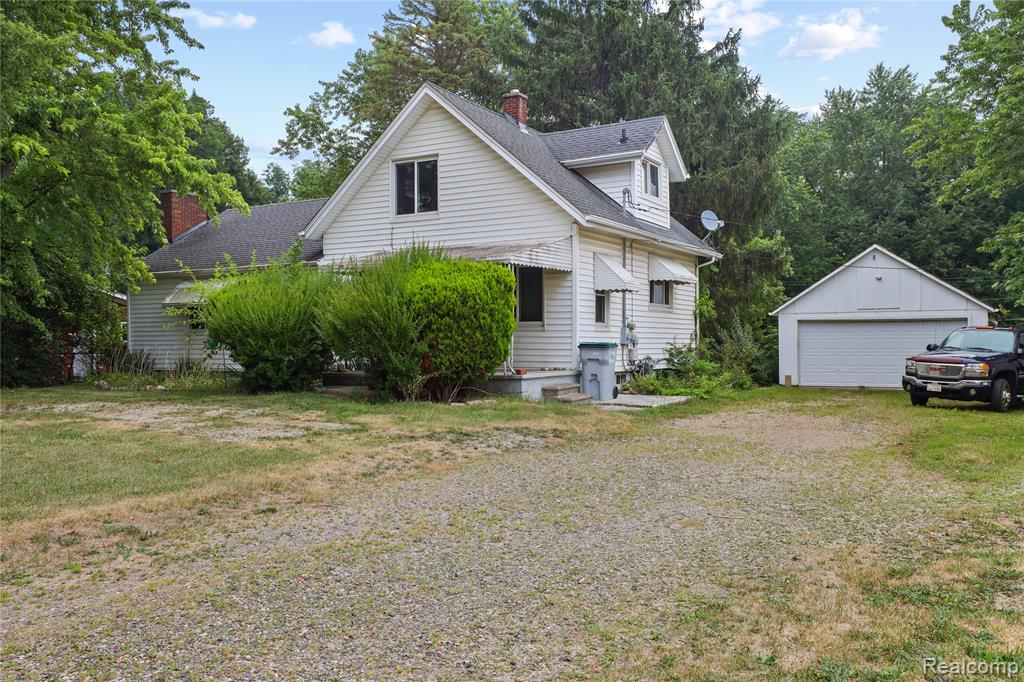 10835 Fieldcrest Drive, Brighton, MI 48116