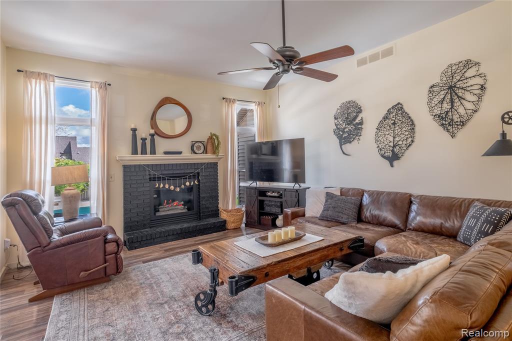 2410 Torrey Grove Court, Fenton, MI 48430 — Photo 14