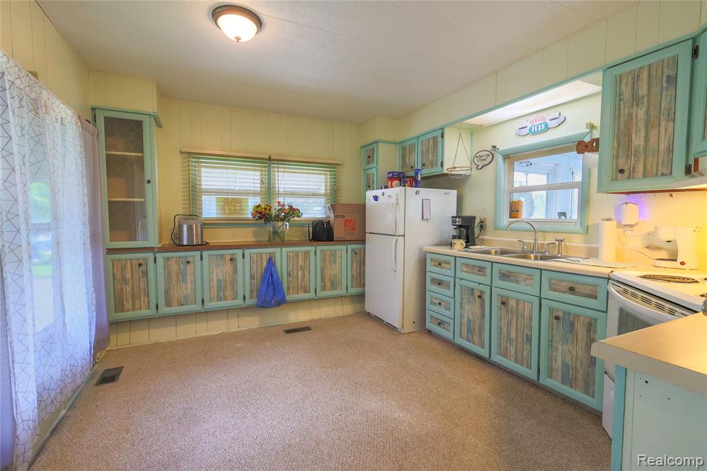 92 Carnberry Beach Blvd, White Lake, MI — Photo 5