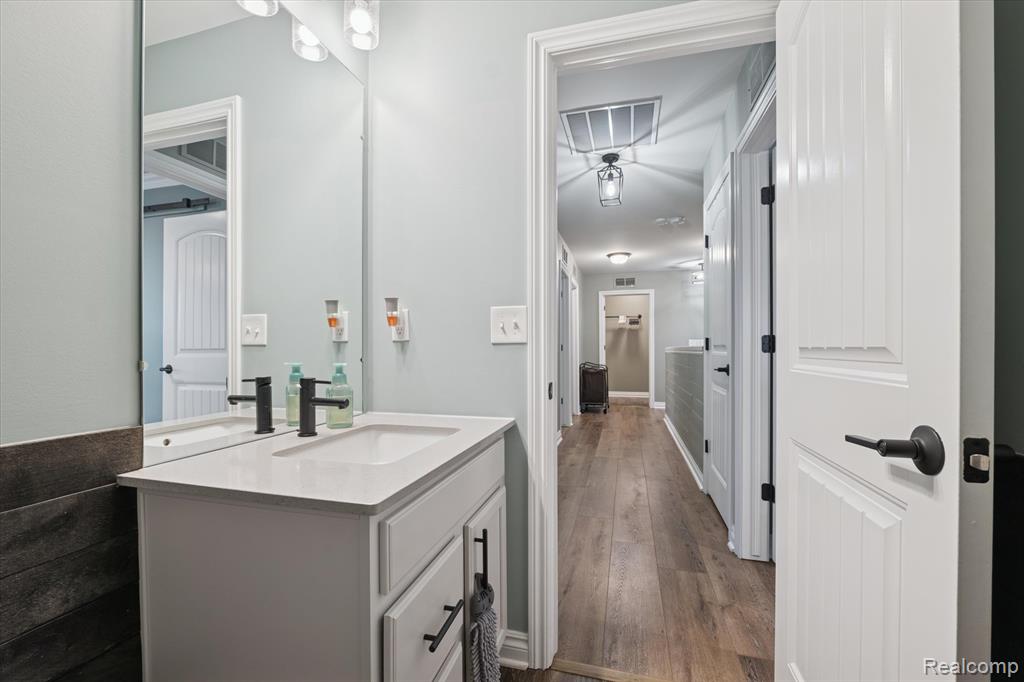 51300 Kirby Drive, New Baltimore, MI 48047 — Photo 40
