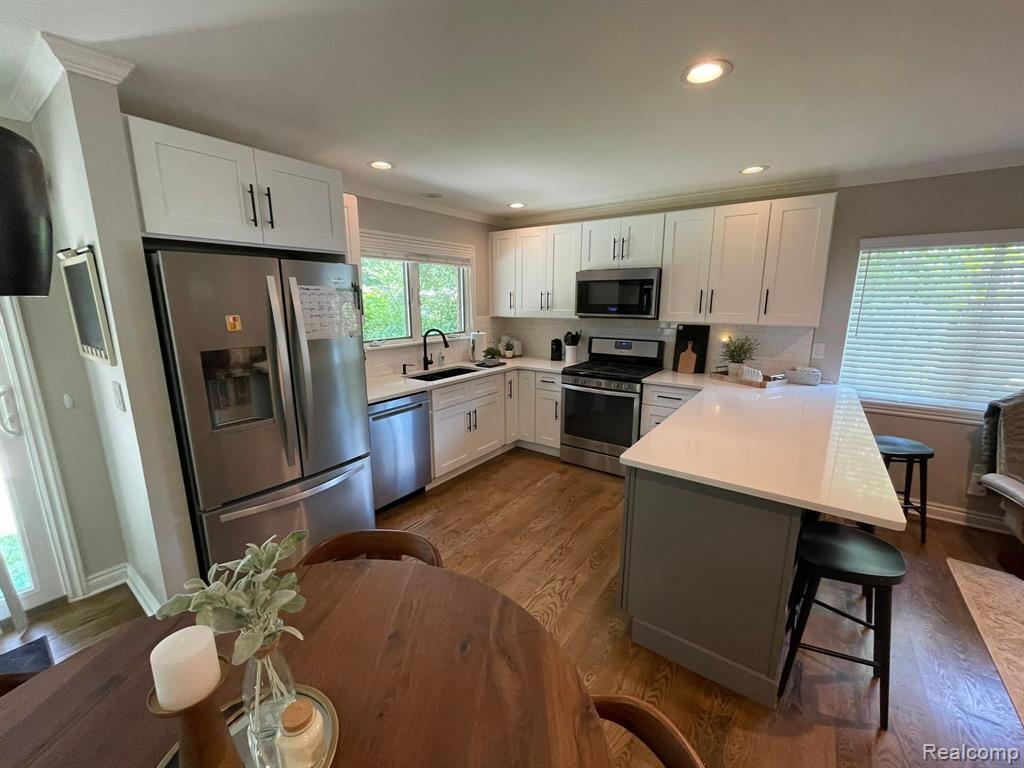 6832 MONTFORT Drive, Canton, MI 48187 — Photo 19