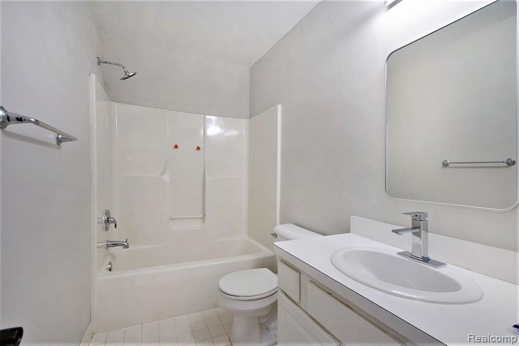 3381 CROMWELL Road, Ann Arbor, MI 48105 — Photo 17