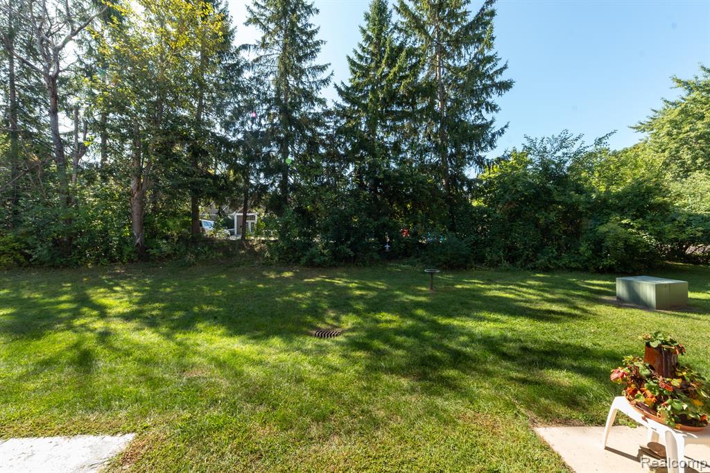 505 W Highland Road, Howell, MI 48843 — Photo 18