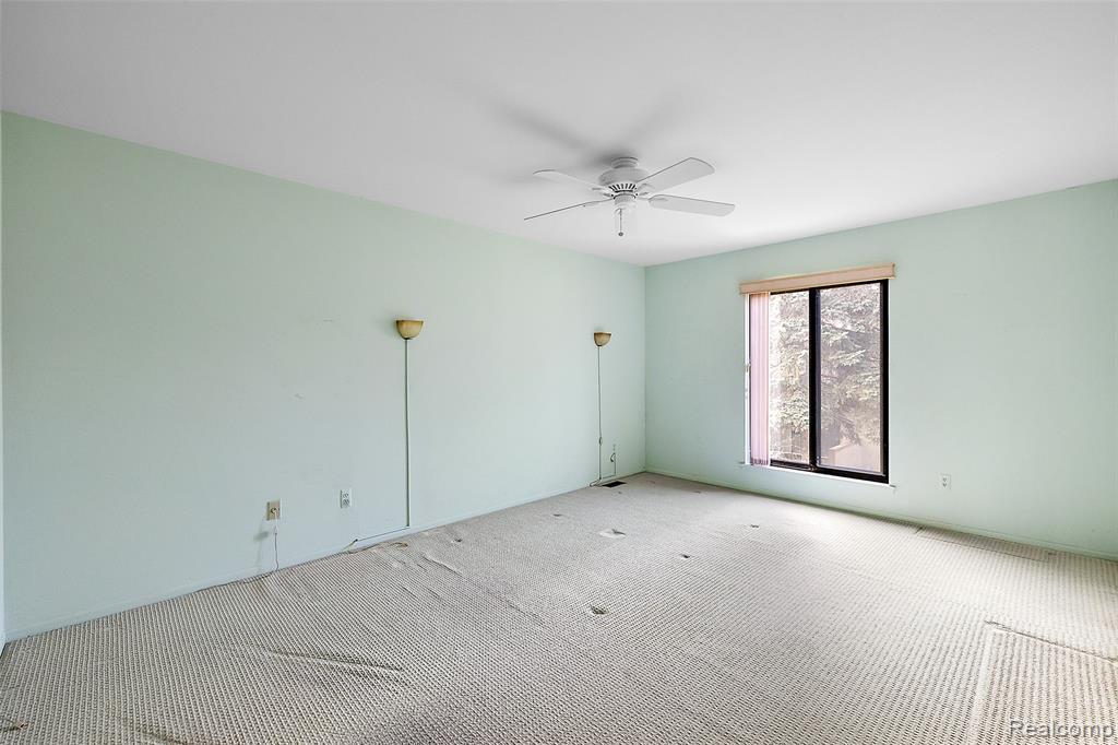 23243 Farmington Road, Farmington, MI 48336 — Photo 18