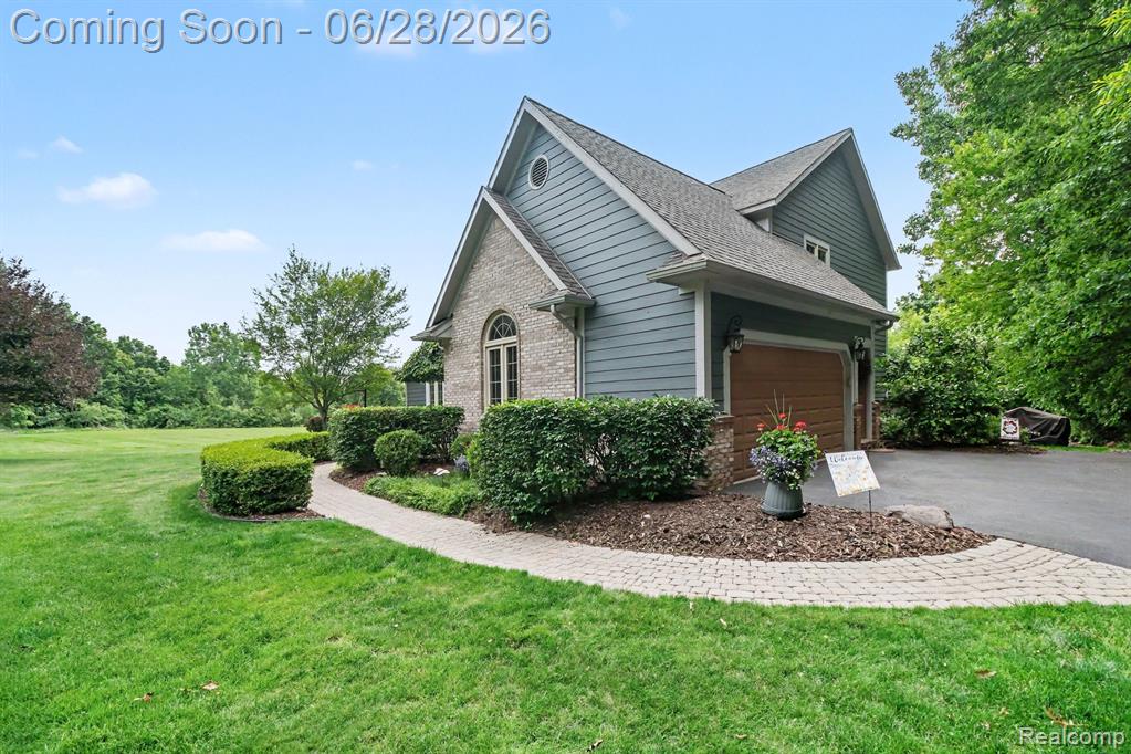 9230 Kelly Lake Drive, Clarkston, MI 48348 — Photo 2