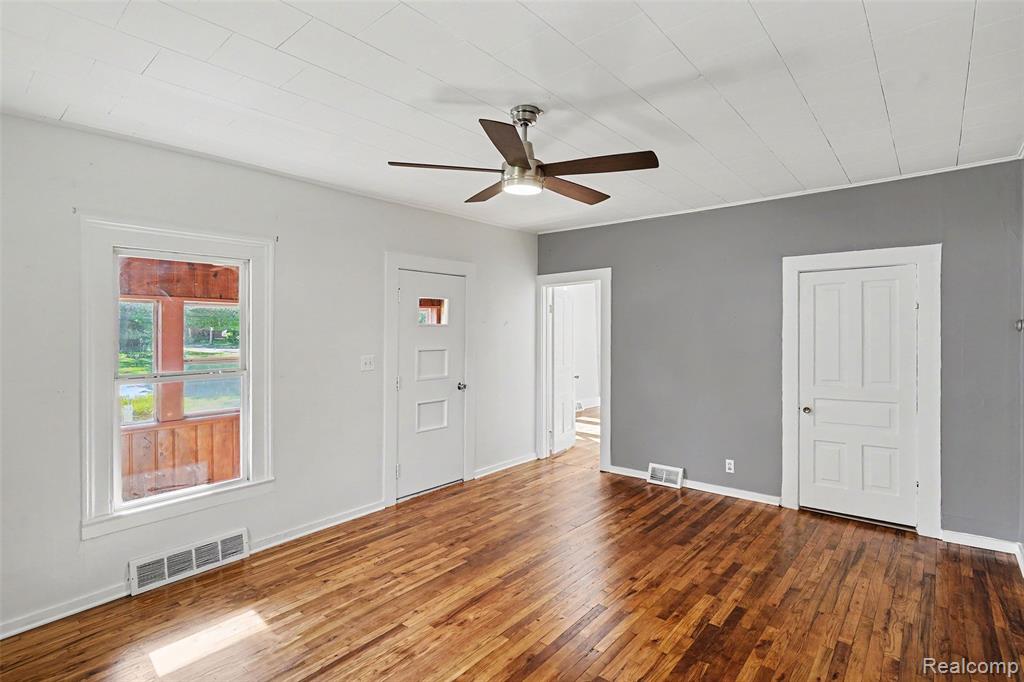 512 S Broad Street, Holly, MI 48442 — Photo 4