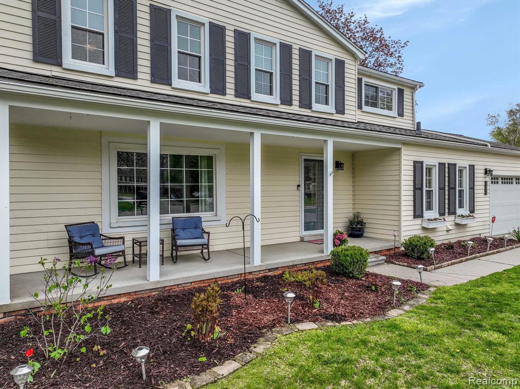 601 LAKE FOREST Road, Rochester Hills, MI 48309 — Photo 3