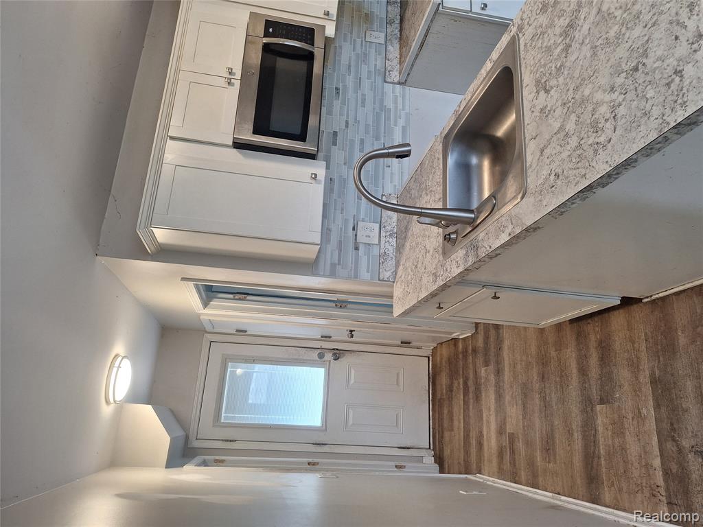 31700 Linden, Fraser, MI 48026 — Photo 19