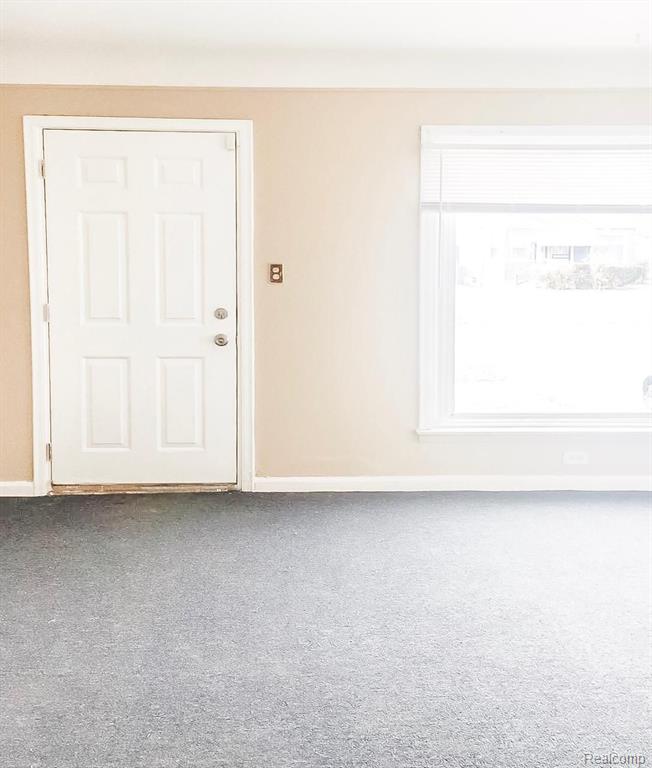 8062 GRANDVILLE Avenue, Detroit, MI 48228 — Photo 3