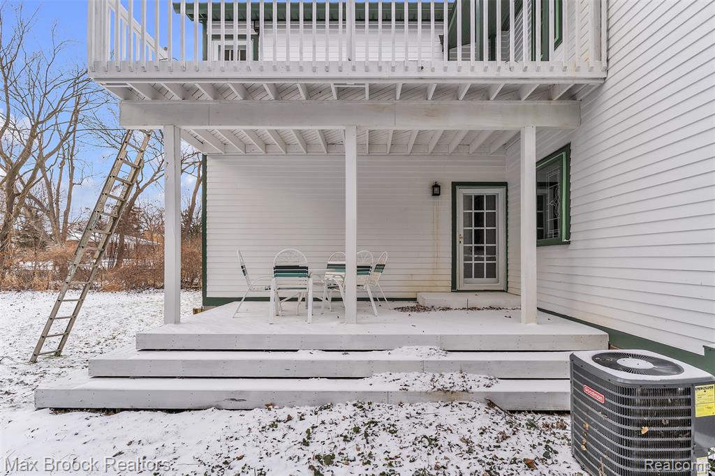 23009 Maple Avenue, Farmington, MI 48336 — Photo 56