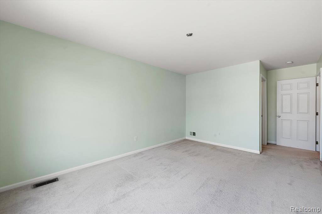 13042 Cumberland Court, Van Buren, MI 48111 — Photo 27