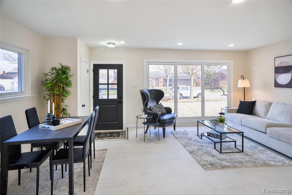26923 Constance Avenue, Dearborn Heights, MI 48127 — Photo 5