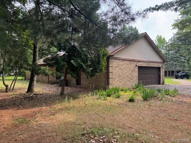 40250 Pinetree Drive, Plymouth, MI 48170 — Photo 36
