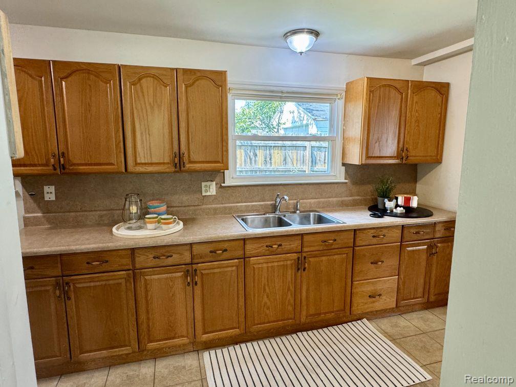 612 Cressfield Lane, Ann Arbor, MI 48103 — Photo 9