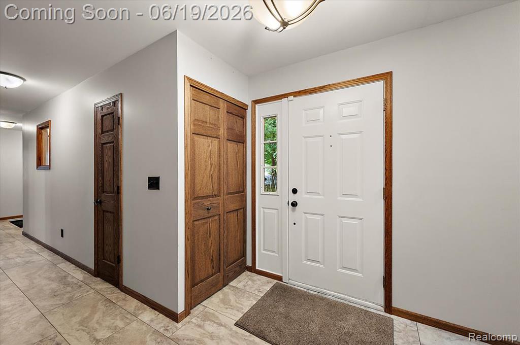 670 Rolling Acres Drive, Ortonville, MI 48462 — Photo 8